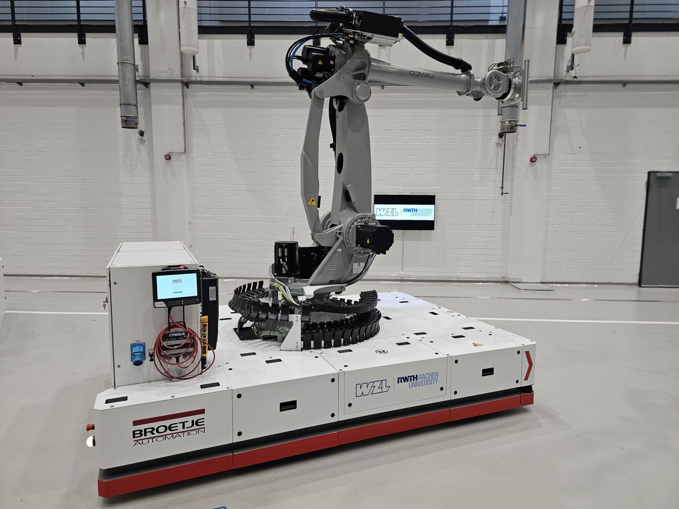 Large mobile robot