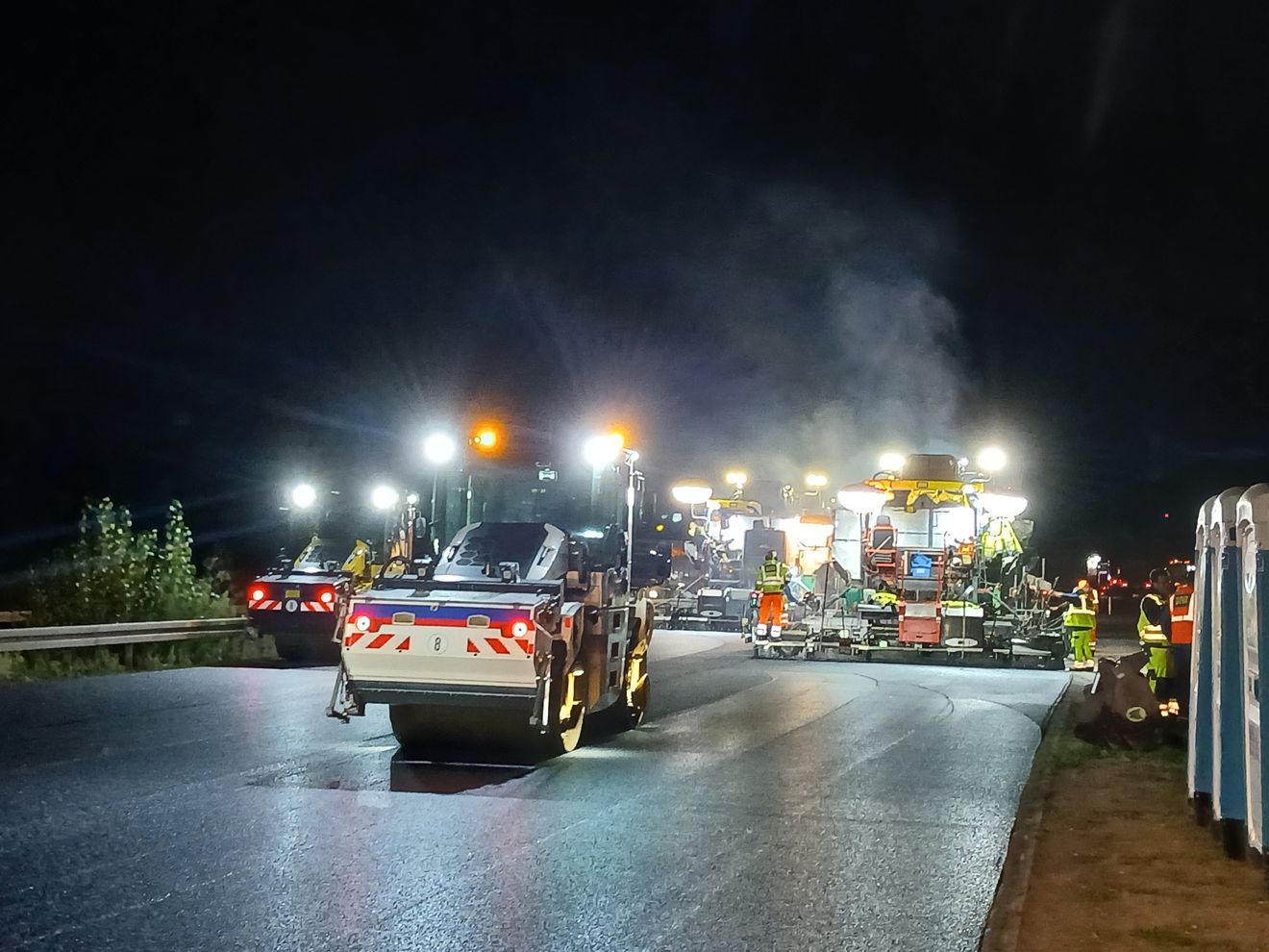 Porr saniert Fahrbahndecke der A 44 bei Düsseldorf im Heiß-auf-Heiß-Verfahren Porr saniert Fahrbahndecke der A 44 bei Düsseldorf im Heiß-auf-Heiß-Verfahren