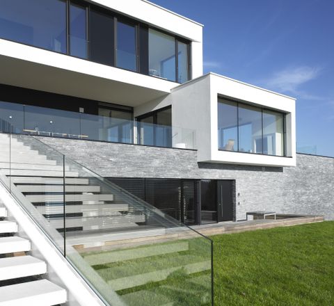 Moderne Fenster sparen Energie und erhöhen den Wohnkomfort. Moderne Fenster sparen Energie und erhöhen den Wohnkomfort.