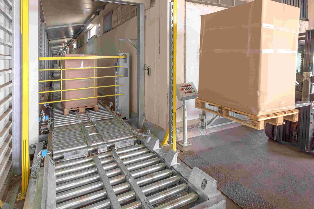 Fördertechnik: Laderampe erhält Upgrade zur voll ­automatisierten Förderstecke