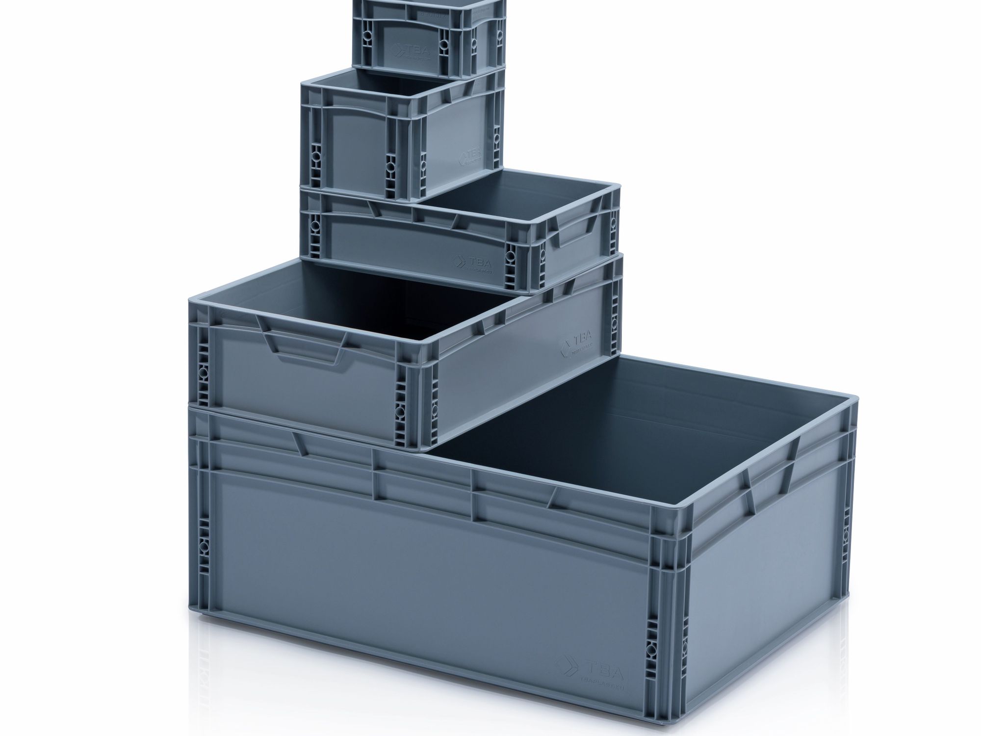 Containers and boxes: Sustainable and solid transportation Containers and boxes: Sustainable and solid transportation