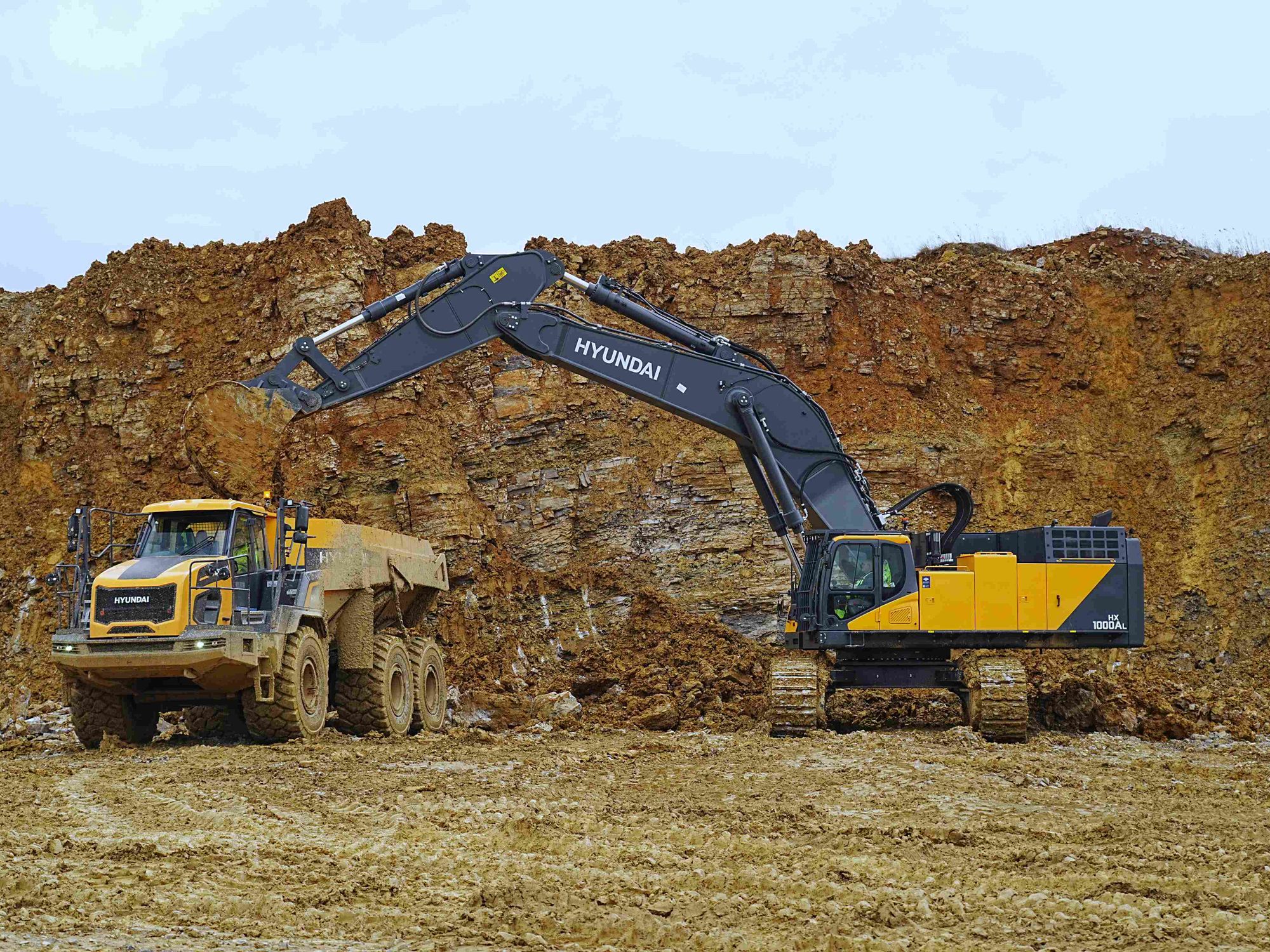 Vier Hyundai-Dumper sichern Materiallogistik im Steinbruch von Opterra