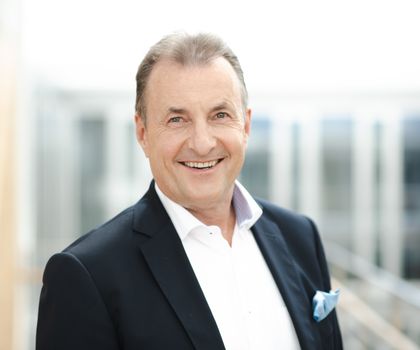 Peter Schrader übernimmt Leitung der Strategischen Geschäftseinheit Rental bei Zeppelin Peter Schrader übernimmt Leitung der Strategischen Geschäftseinheit Rental bei Zeppelin