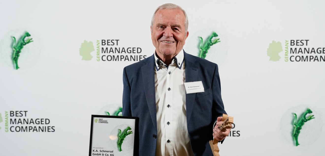 Mit Freude nahm Dr. h.c. Heinz Schmersal den Best Managed Companies Award (Goldstatus) am 21.05.2026 in Frankfurt am Main entgegen. Mit Freude nahm Dr. h.c. Heinz Schmersal den Best Managed Companies Award (Goldstatus) am 21.05.2026 in Frankfurt am Main entgegen.