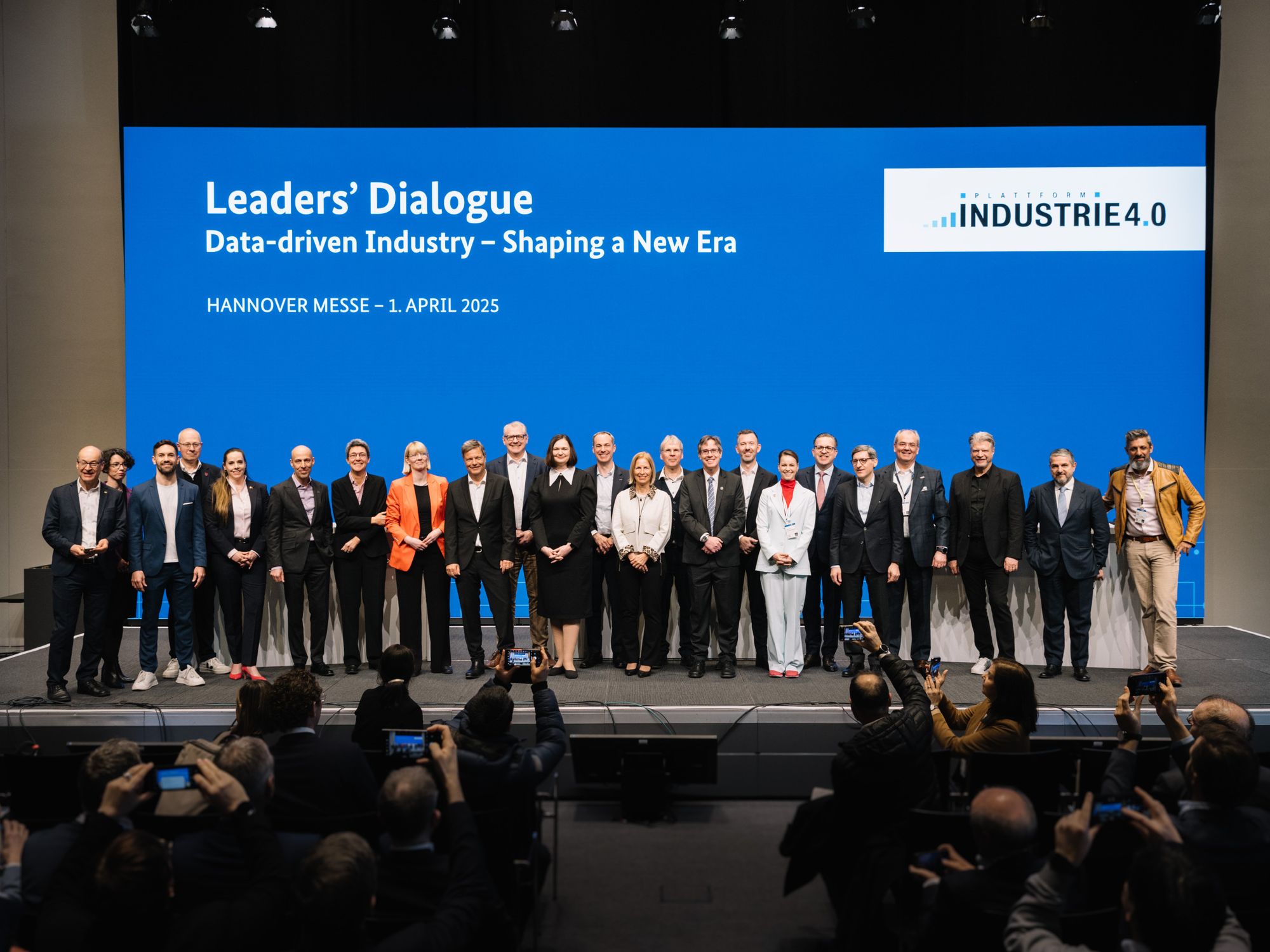 Leaders' Dialogue 2025: Habeck calls for cooperation Leaders' Dialogue 2025: Habeck calls for cooperation