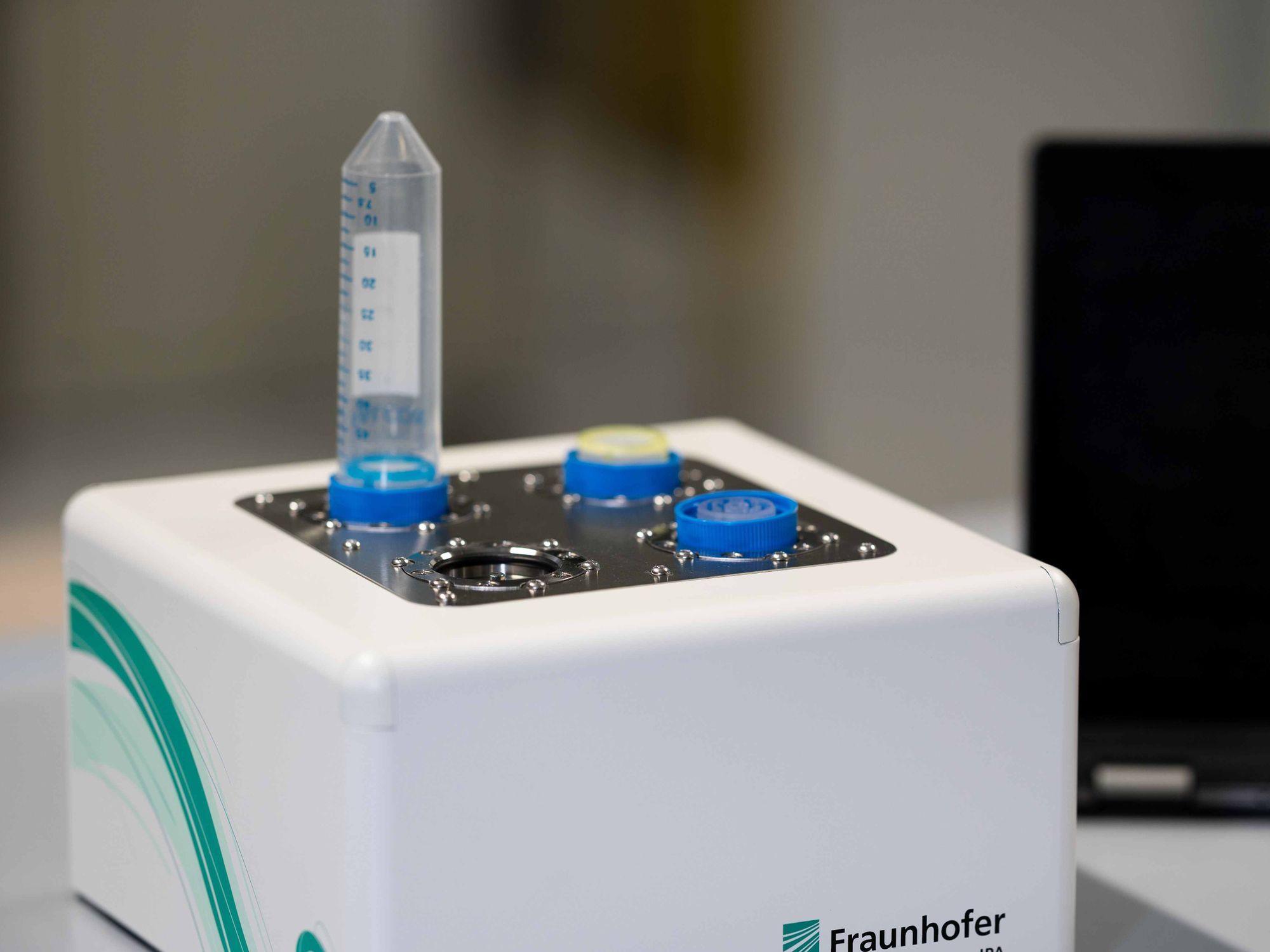 Zellgewebe zerkleinern: Automatisierte Zellanalyse für die Krebsdiagnostik TissueGrinder