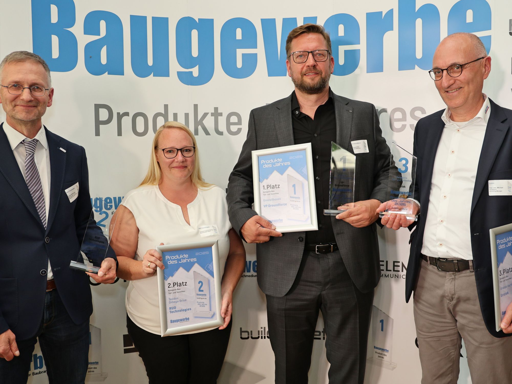 Klaus Pfaffeneder, Bereichsleiter / General Manager and Head of Division Marketing RUD Ketten, Domenica Kolb-Hertog Marketing RUD Ketten, Frank Witte, Geschäftsfüher VP Groundforce und Michael Hermann, Pressearbeit und Marketing Uretek., (v.l.)