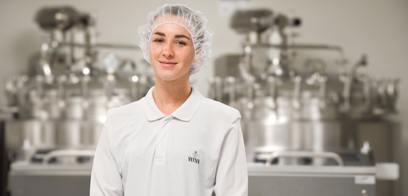 Vera Geweiler, Mitarbeiterin Lösungsherstellung, Vetter Pharma-Fertigung GmbH & Co. KG Vera Geweiler, Mitarbeiterin Lösungsherstellung, Vetter Pharma-Fertigung GmbH & Co. KG