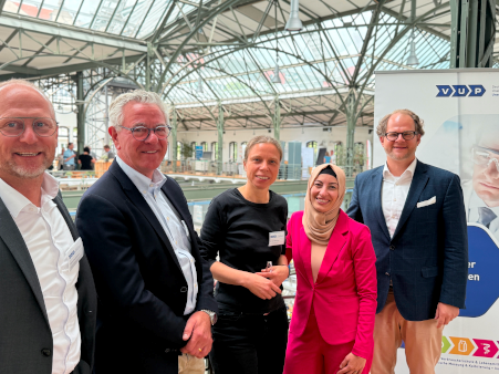 Neues Präsidium des Deutschen Verbands Unabhängiger Prüflaboratorien e. V. Raimund Föhrenbacher, Dr. Eckard Jantzen, Dr. Birgit Schumacher, Dr. Emine Gökçe, Dr. Florian Brill.