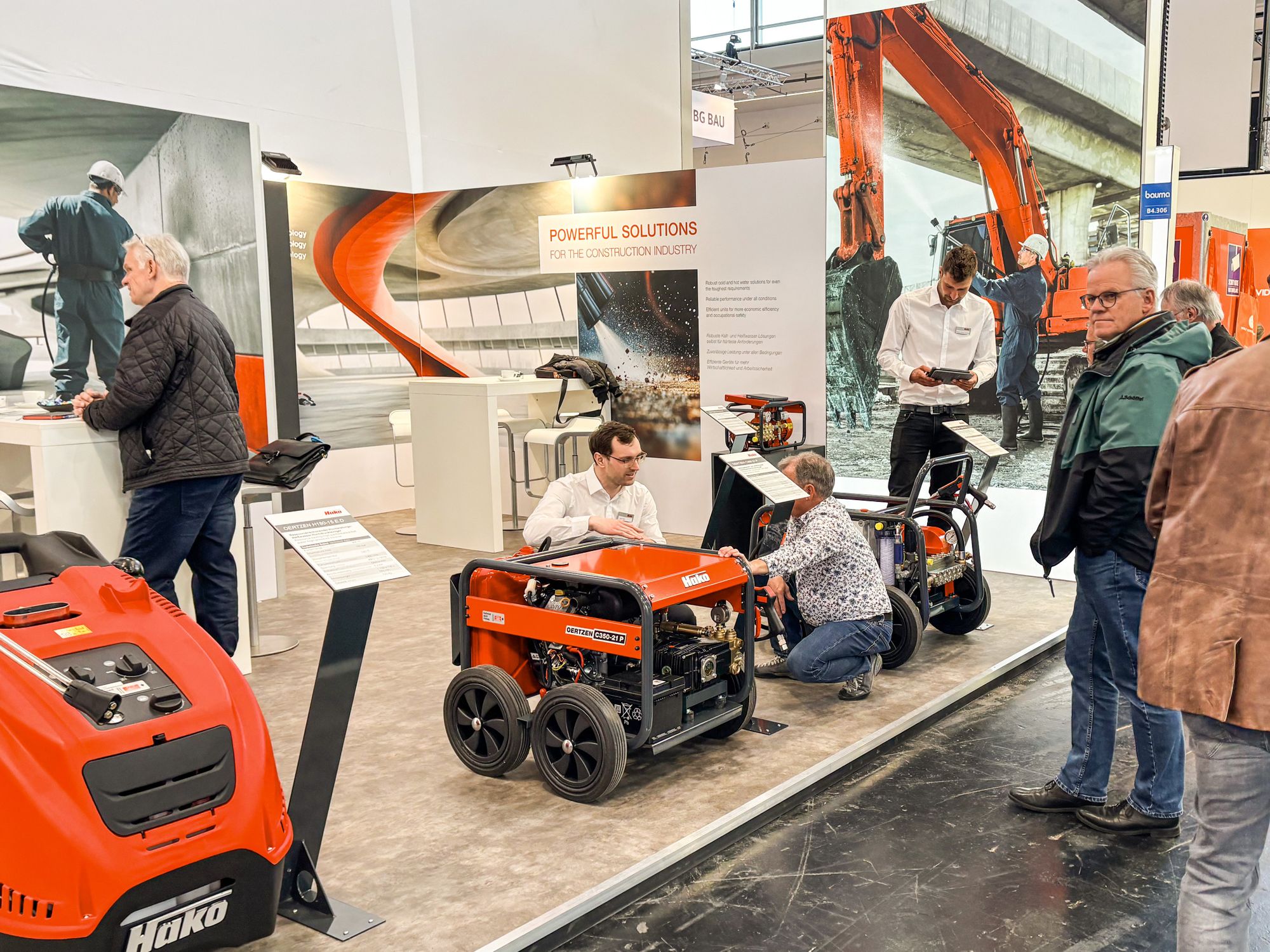 Reinigungspower für die Baubranche: Auf der bauma 2025 präsentierte Hako ein speziell auf harte Bedingungen abge¬stimmtes Programm an Oertzen Hoch¬druckreinigern, die für mehr Effizienz, Sicherheit und Wirtschaftlichkeit auf der Baustelle sorgen.