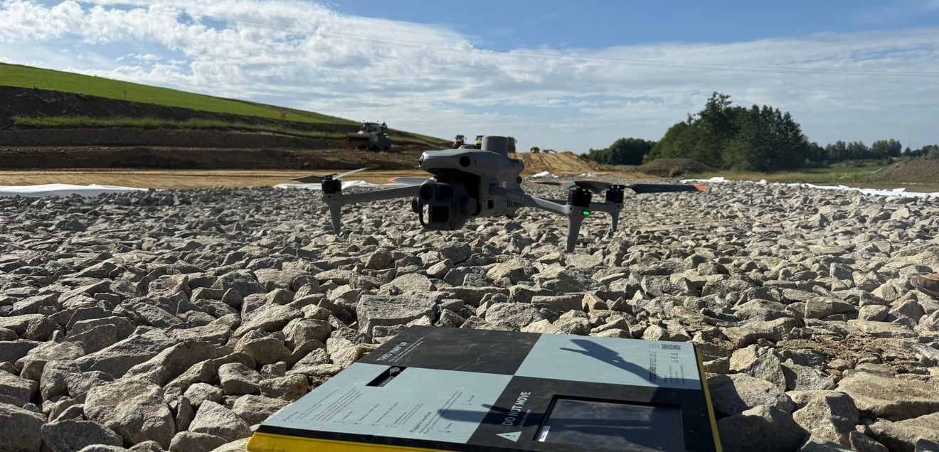 Drohne vom Typ DJI Matrice 4 Enterprise Drohne vom Typ DJI Matrice 4 Enterprise