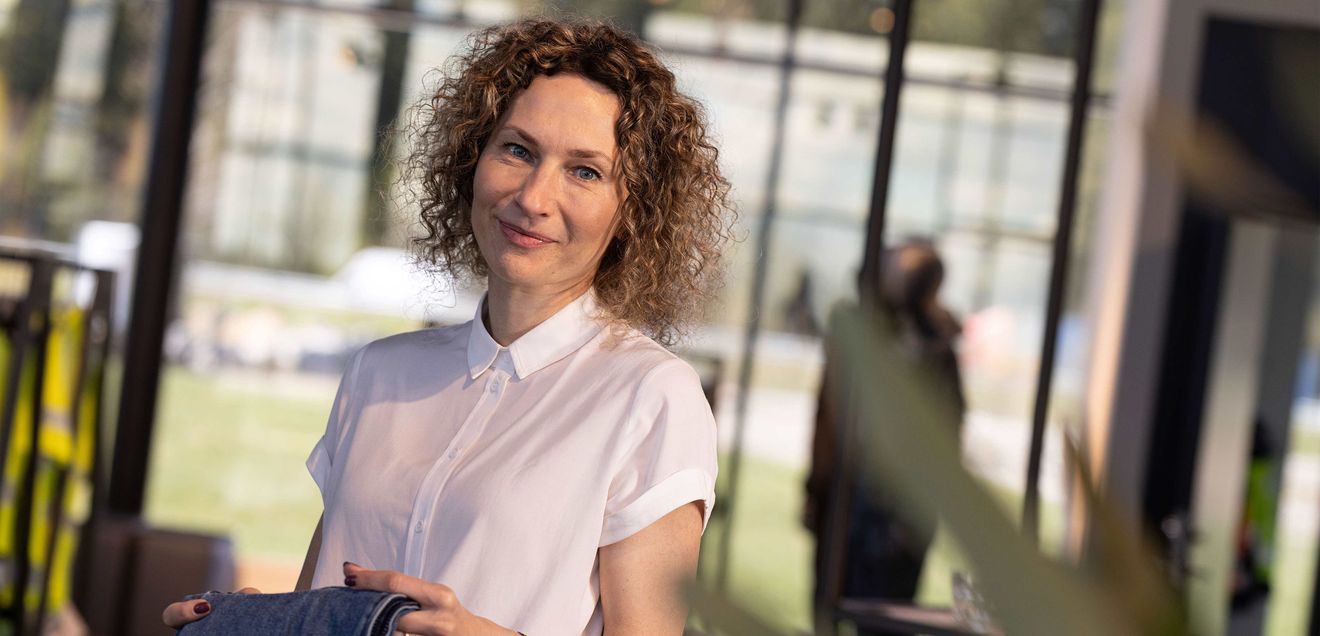 Wo Stil auf Stahl trifft: Arbeitskleidung für Frauen im Handwerk!