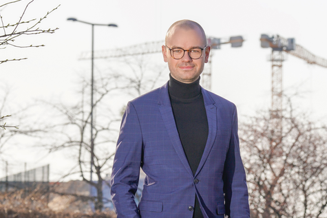 Tim-Oliver Müller, Hauptgeschäftsführer des Hauptverbandes der Deutschen Bauindustrie Tim-Oliver Müller, Hauptgeschäftsführer des Hauptverbandes der Deutschen Bauindustrie lächelt freundlich in die Kamera