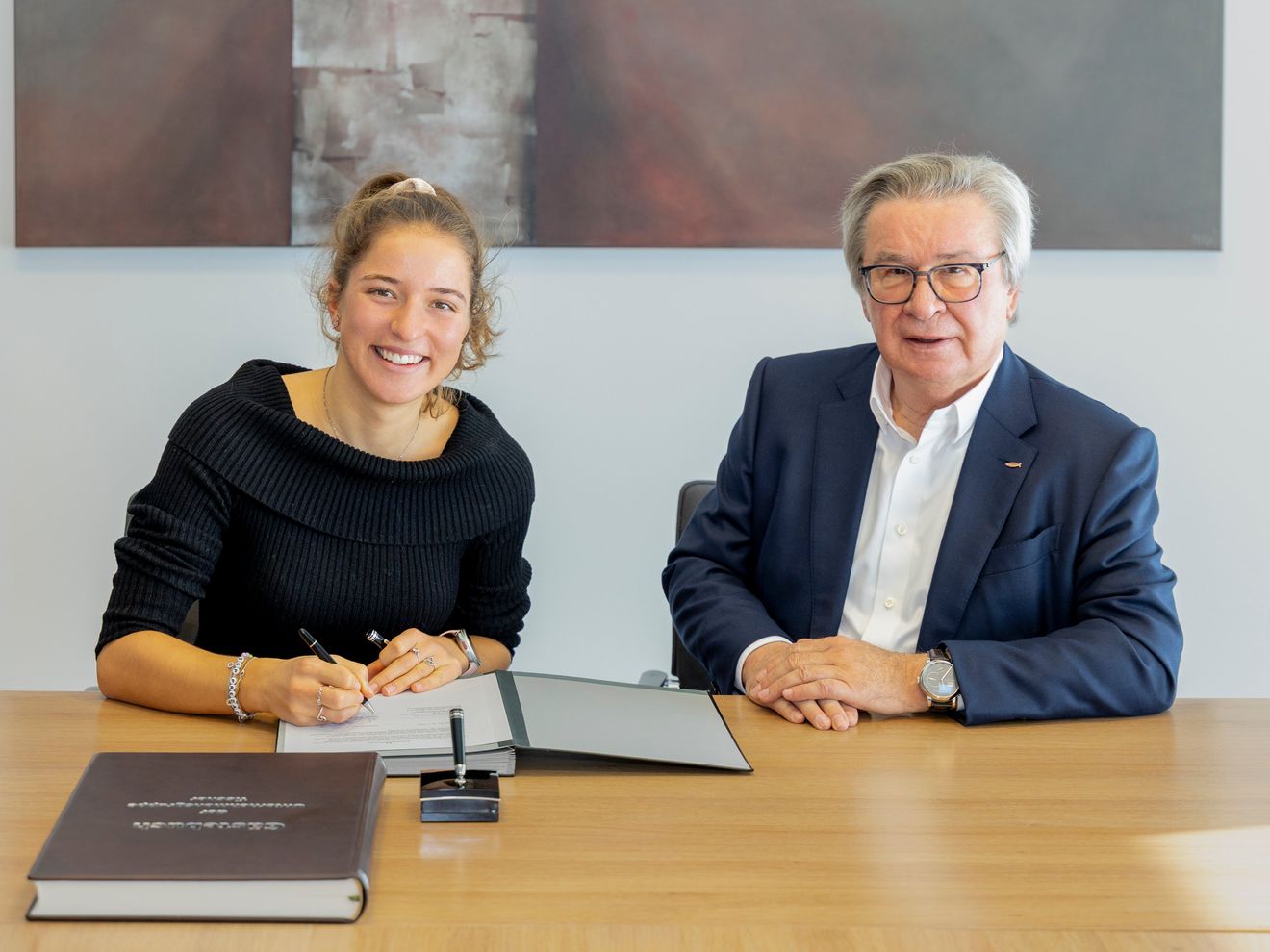 Nathalie Armbruster und Professor Klaus Fischer Nathalie Armbruster und Professor Klaus Fischer