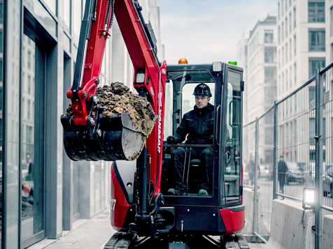 Yanmar Minibagger SV26-7 und ViO27-7: Kompakte Präzision für den Landschaftsbau