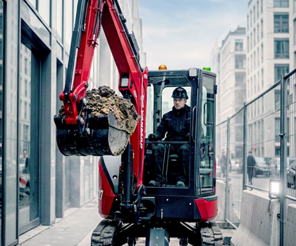 Yanmar Minibagger SV26-7 und ViO27-7: Kompakte Präzision für den Landschaftsbau