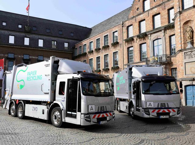 Leise, sauber, effizient: Renault Trucks elektrifiziert Düsseldorfs Müllabfuhr