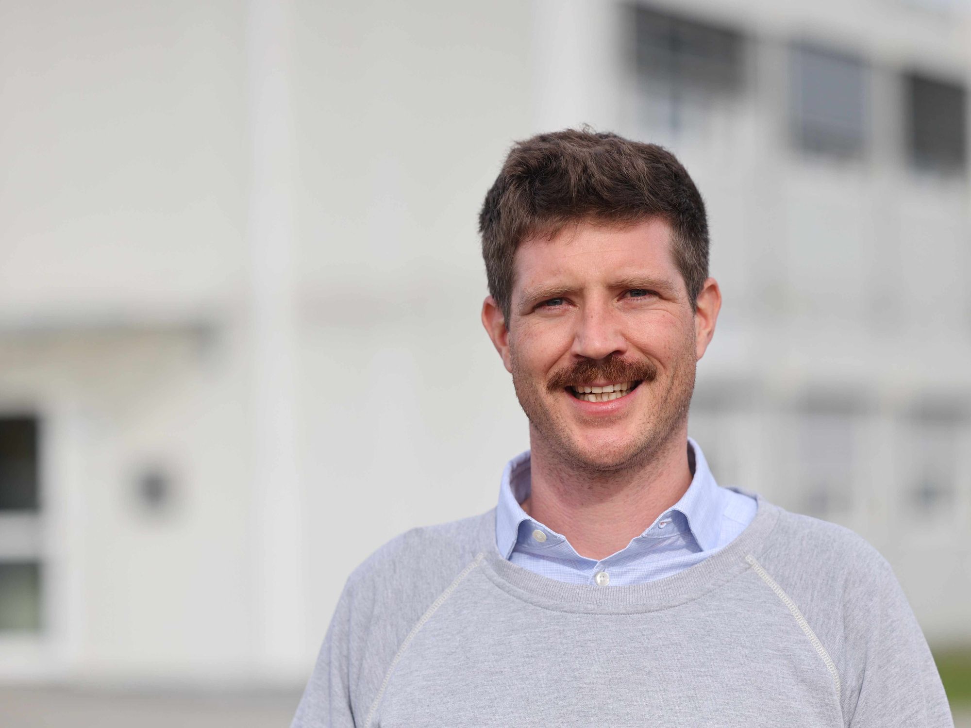 Neuer Direktor am Institut für nachhaltige Wasserstoffwirtschaft: Hans-Georg Steinrück leitet den Bereich Katalytische Grenzflächen Hans-Georg Steinrück