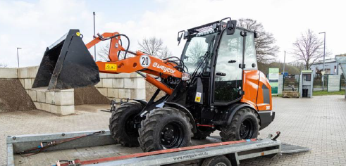 Mit einem Einsatzgewicht von 2,7t lässt sich der 360 flexibel von Baustelle zu Baustelle trailern.