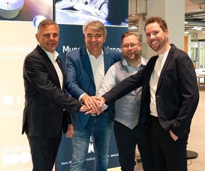 Die Vorstandsmitglieder des SPE Industrial Partner Network e.V. und der Single Pair Ethernet System Alliance e.V. freuen sich über die gemeinsame Gestaltung des SPE Ökosystems. v.l.n.r. Claus Kleedörfer TE Connectivity, Simon Seereiner Weidmüller, Kilian Schmale HARTING, Tim Kindermann Phoenix Contact Die Vorstandsmitglieder des SPE Industrial Partner Network e.V. und der Single Pair Ethernet System Alliance e.V. freuen sich über die gemeinsame Gestaltung des SPE Ökosystems. v.l.n.r. Claus Kleedörfer TE Connectivity, Simon Seereiner Weidmüller, Kilian Schmale HARTING, Tim Kindermann Phoenix Contact