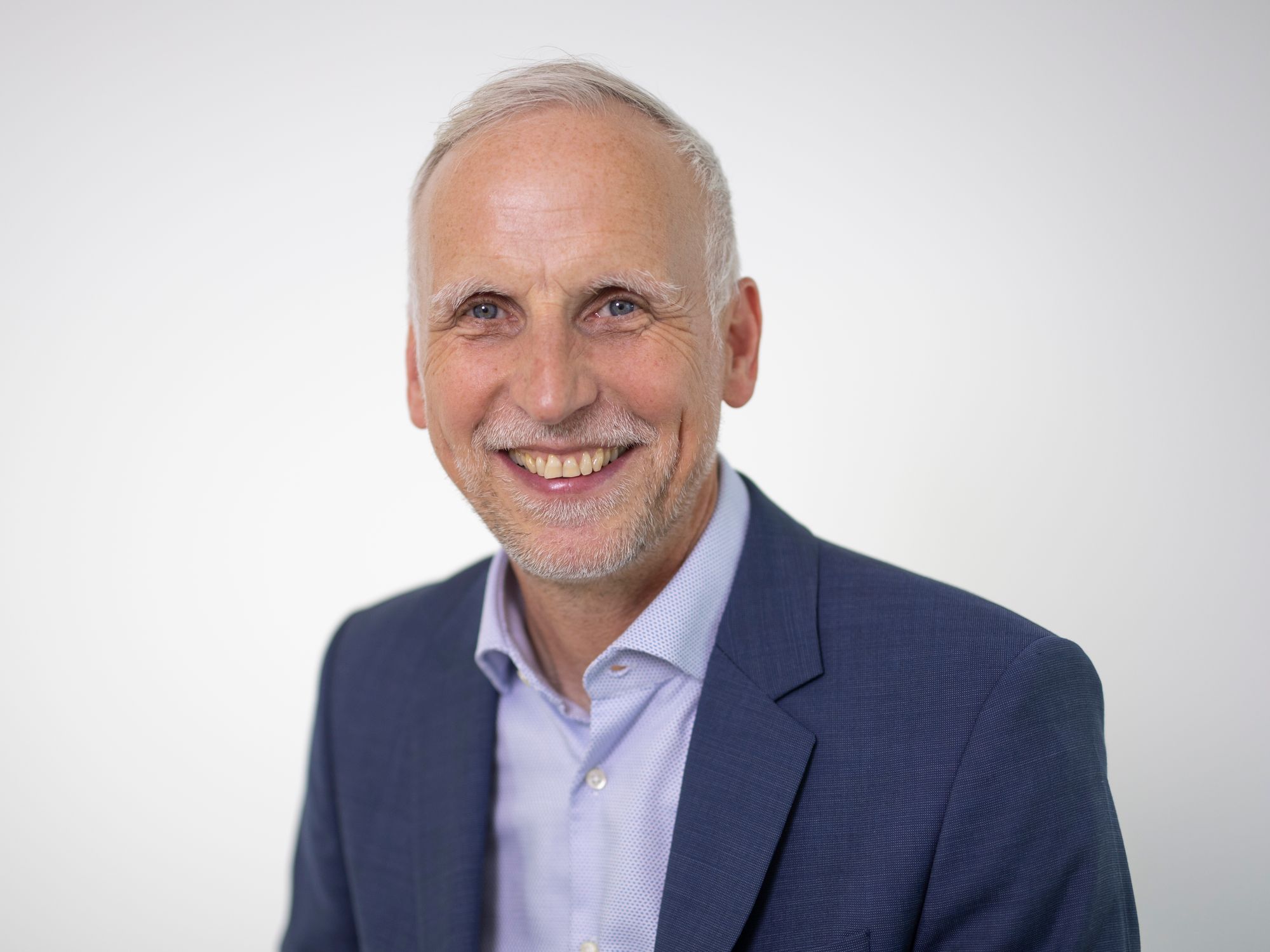 Dr. Dietmar Ley (Vorsitzender), CEO der Basler AG in Ahrensburg