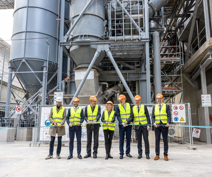 CO₂-reduzierte Zementproduktion – Parlamentarische Staatssekretärin Daniela Ludwig weiht neue Anlage ein CO₂-reduzierte Zementproduktion – Parlamentarische Staatssekretärin Daniela Ludwig weiht neue Anlage ein