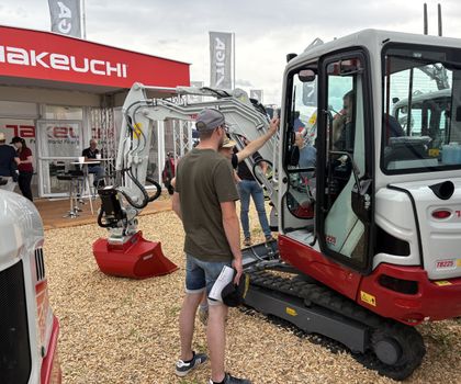 Flexibilität trifft Effizienz: Takeuchi mit smarter Baggertechnologie Flexibilität trifft Effizienz: Takeuchi mit smarter Baggertechnologie