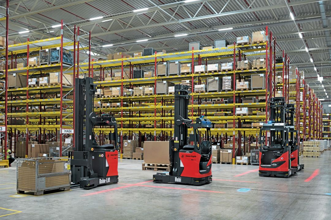 Anzeige: Logistik im Wandel: Automatisierung mit Linde MH füllt die Personallücke