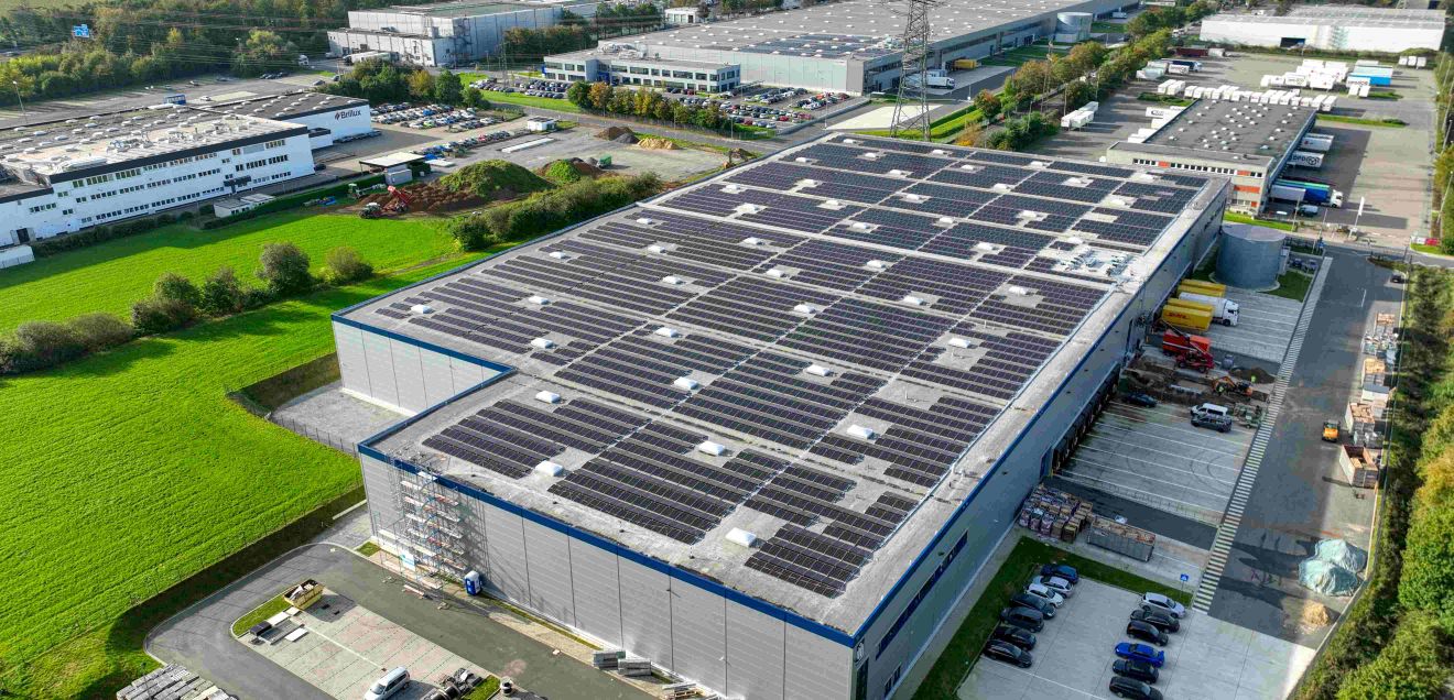 Nach der erfolgreichen Zusammenarbeit in Unna stattet das europäische Photovoltaik-Unternehmen Sunrock weitere Logistikimmobilien von Panattoni in Deutschland mit PV-Anlagenlösungen aus. Sunrock installiert PV-Anlagen auf Immobilien von Panattoni