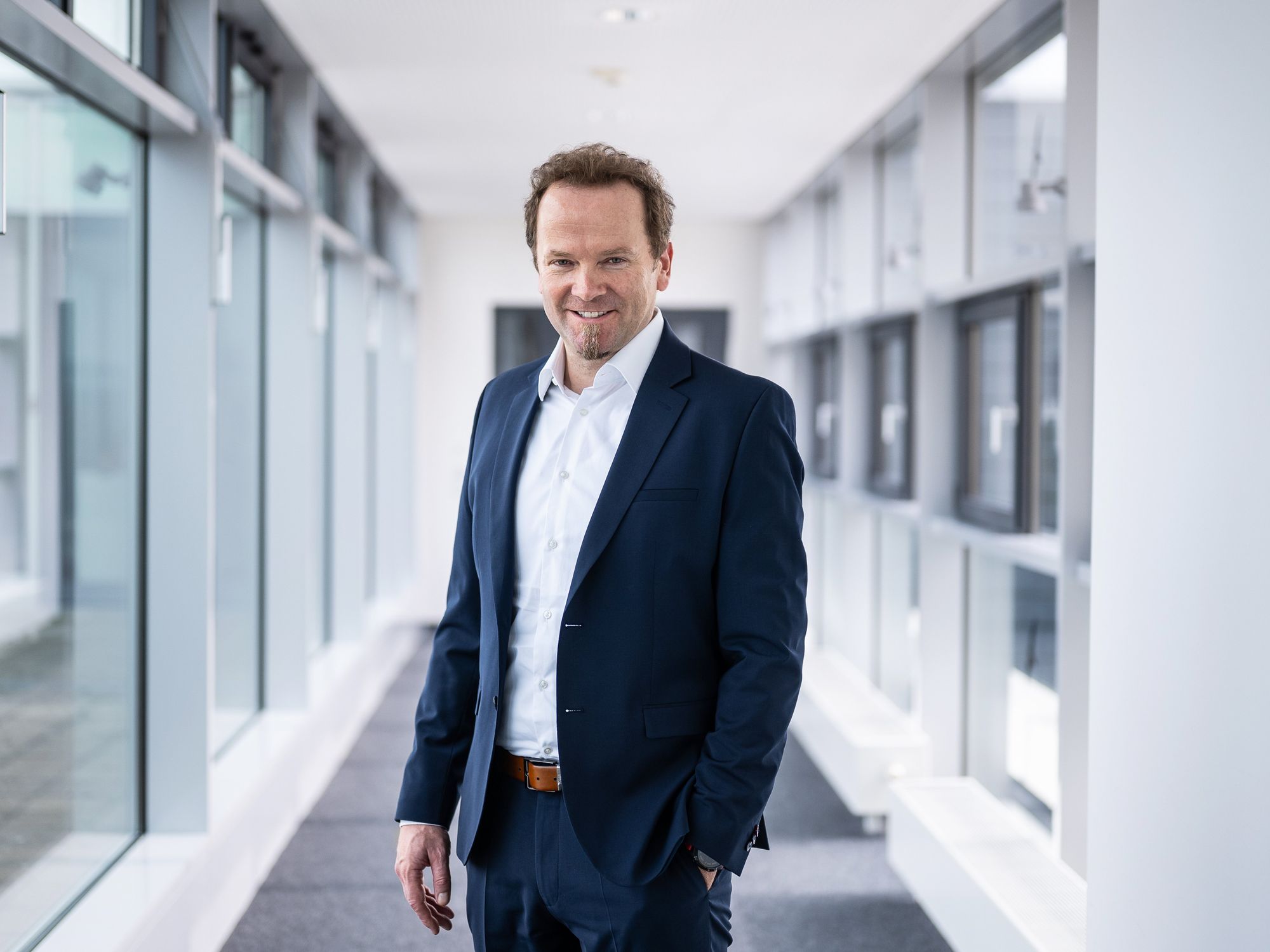 Dipl.-Ing. (FH), MBA Mario Theurl, Geschäftsführer (CEO) der BAUER Spezialtiefbau GmbH lächelt freundlich in die Kamera