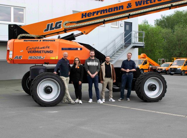 Vermieter erweitert Maschinenparks durch Ultra-Booms mit 48m Reichweite! Zwei neue JLG 1500SJ bei Herrmann & Wittrock