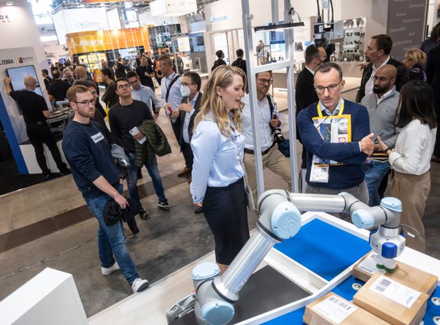 Stuttgart Trade Fair: Record figures for Vision 2024