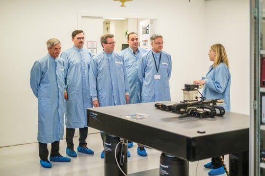 Neue Infrastruktur für Photonik: Fraunhofer IMS eröffnet Photoniklabor