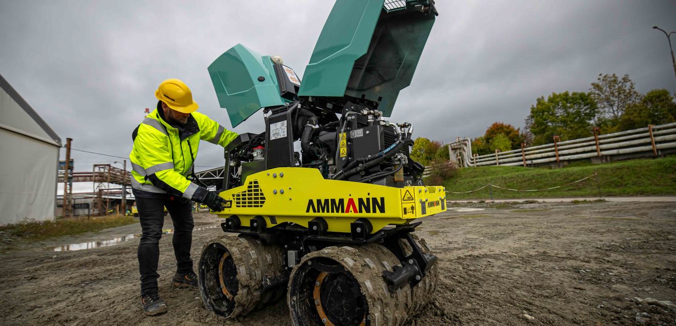 Ammann ARR 1585-2 Grabenwalze: Neue Steuerung steigert Effizienz und Sicherheit Ammann ARR 1585-2 Grabenwalze: Neue Steuerung steigert Effizienz und Sicherheit