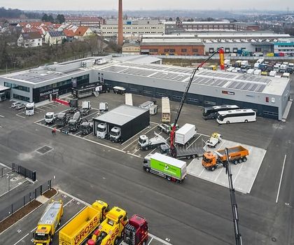 Nutzfahrzeugzentrum Mercedes-Benz Stuttgart übernimmt ab sofort Vertrieb und Service von Lkw der Marken Mercedes-Benz und FUSO sowie Service von Bussen der Marken Mercedes-Benz und Setra Daimler Truck eröffnet neuen Standort für Vertrieb und Service von Lkw und Bussen in Stuttgart