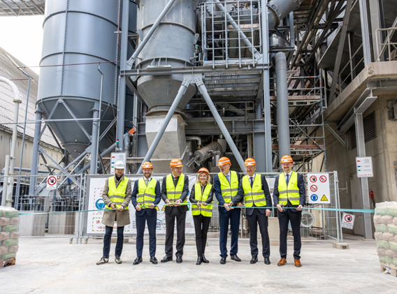 CO₂-reduzierte Zementproduktion – Parlamentarische Staatssekretärin Daniela Ludwig weiht neue Anlage ein