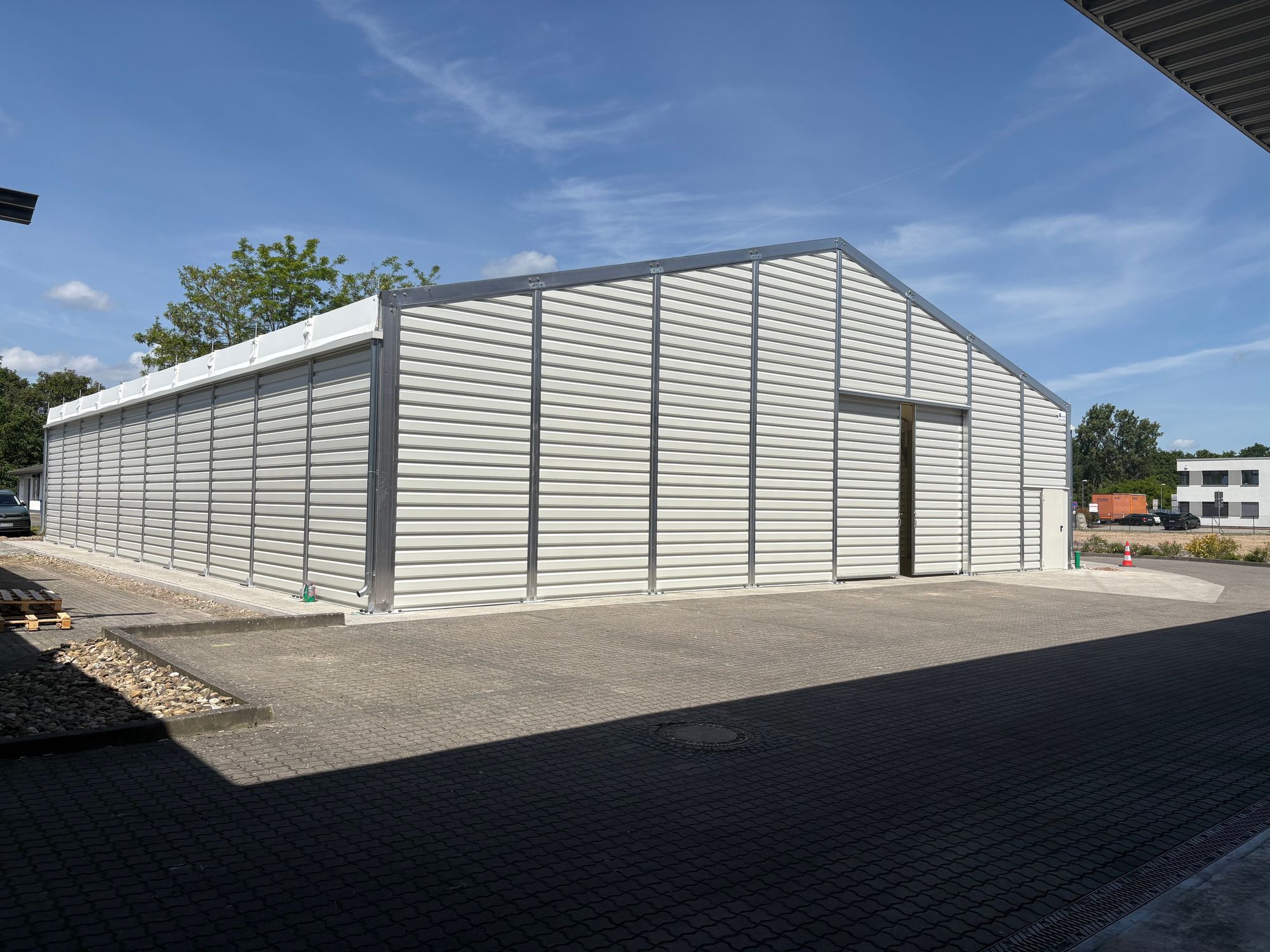 Die neue Lagerhalle von Gutjahr
