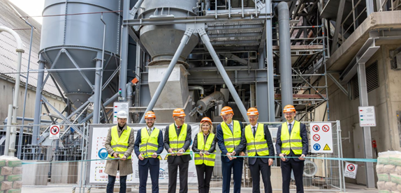 CO₂-reduzierte Zementproduktion – Parlamentarische Staatssekretärin Daniela Ludwig weiht neue Anlage ein CO₂-reduzierte Zementproduktion – Parlamentarische Staatssekretärin Daniela Ludwig weiht neue Anlage ein
