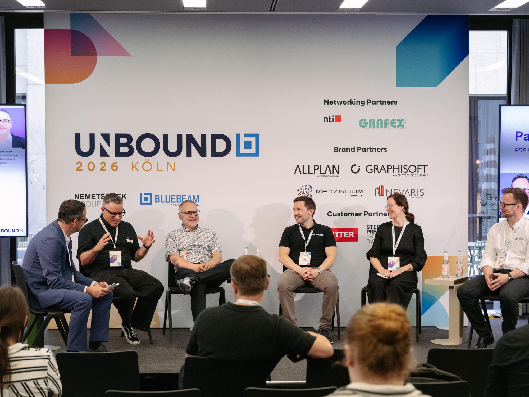 In der abschließenden Panel-Diskussion „PDF in der BIM-Welt: Brücke oder Bremse?“ wurde deutlich, dass das PDF in der Planung und auf der Baustelle trotz BIM und neuer Spatial-Computing-Ansätze weiterhin unverzichtbar ist.