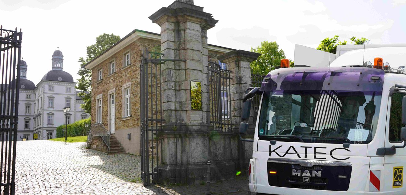 Katec kombiniert Reparatur und Renovierung für umfangreiche Sanierungsmaßnahmen Ein Blick unter die Erde von Bergisch Gladbach