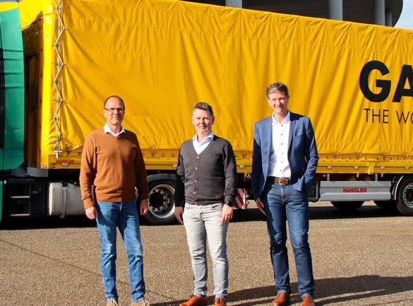 Die Hangler Fahrzeugbau GmbH aus dem Oberösterreichischen Pramet lieferte bereits den 20. Diagon Schräglader an Österreichs größtes Transportunternehmen, die Gartner KG. Hangler feiert Jubiläum bei Gartner