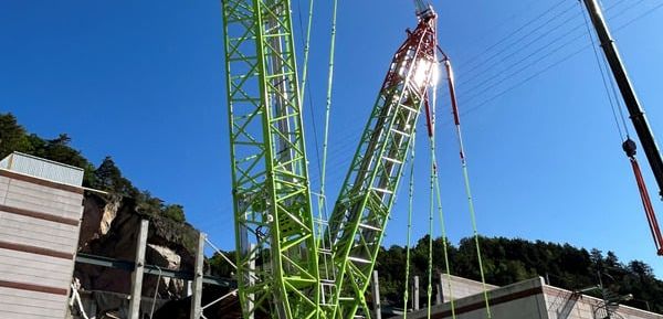 Nordic Crane übernimmt Tadano CC 38.650-1 Gittermast-Raupenkran Nordic Crane übernimmt Tadano CC 38.650-1 Gittermast-Raupenkran