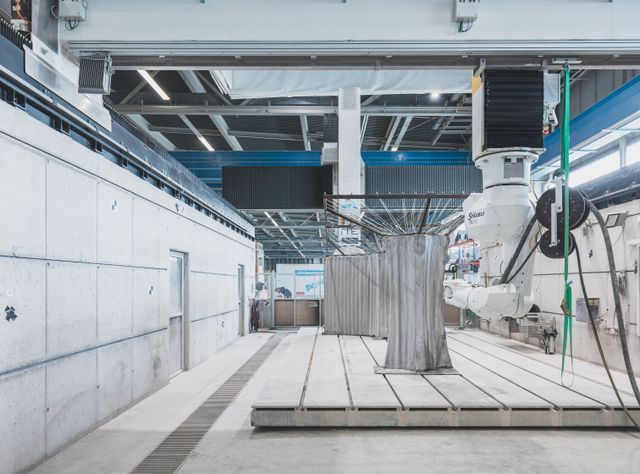 Die Zukunft des Mauerwerksbaus und nachhaltiger Baustoffeinsätze? Im Digital Building Fabrication Laboratory (DBFL) an der TU Braunschweig wird mit Baustrukturen aus additiver Fertigung experimentiert.