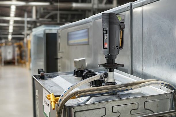 Lutz Pumpen at the Achema 2024: New mobile drum pump with battery drive Lutz Pumpen at the Achema 2024: New mobile drum pump with battery drive