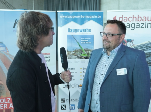 Video-Interview Doyma - Baugewerbe Produkte des Jahres 2024 Im Interview: Arthur Miruchna, Doyma (rechts) und Christoph Maria Dauner, Director of Content und Chefredakteur mikado