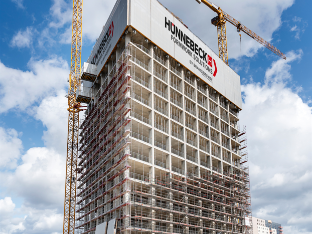 Wer auch in großer Höhe sicher arbeitet, kann sich ausschließlich auf die Qualität seiner Tätigkeit konzentrieren. Das Windschild-Programm SAFECREEN bietet umfassenden Arbeits- und Witterungsschutz und erfüllt ebenfalls alle Sicherheitsanforderungen nach europäischer, britischer und amerikanischer Norm. Wer auch in großer Höhe sicher arbeitet, kann sich ausschließlich auf die Qualität seiner Tätigkeit konzentrieren. Das Windschild-Programm SAFECREEN bietet umfassenden Arbeits- und Witterungsschutz und erfüllt ebenfalls alle Sicherheitsanforderungen nach europäischer, britischer und amerikanischer Norm.