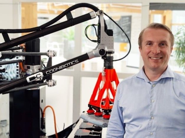 Neuer Intralogistik-Roboter: Viermal schneller als der Mensch: Hybrid Kinematic Manipulator Neuer Intralogistik-Roboter: Viermal schneller als der Mensch: Hybrid Kinematic Manipulator