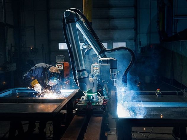 Universal Robots: Für komplexe Aufgaben auf engstem Raum