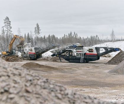 Metso präsentiert die ersten dieselelektrischen Lokotrack EC-Reihe Einheiten Eine dieselelektrische Lokotrack-Maschine von Metso im Einsatz im Steinbruch