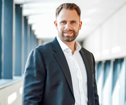 Brian Engels gründet die Plattform RoboFinder